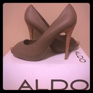 Aldo Himel Peep Toe Pump- size 40